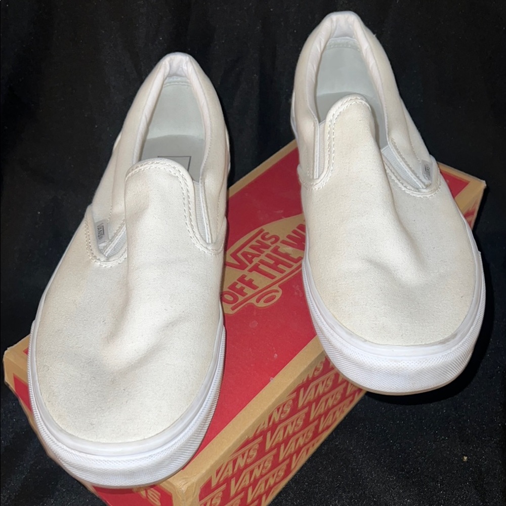 Vans men’s White Slip-On Shoes
